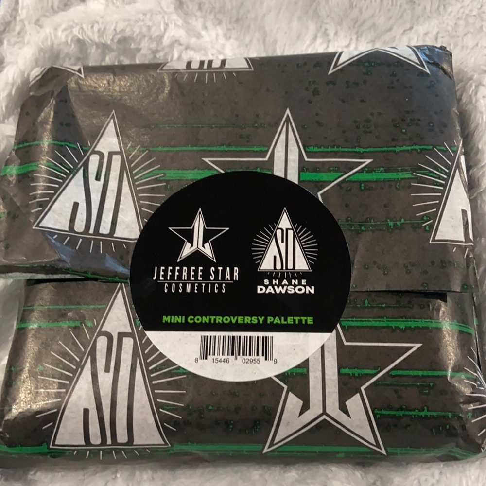 Mini controversy palette JSCxShawn Dawson